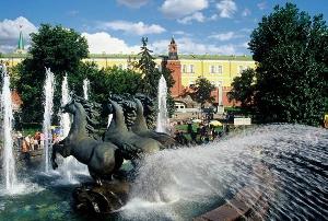 The completely not kitsch at all Okhotny Ryad shopping mall, with the Kremlin behind